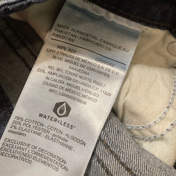 Signature By Levi Strauss Gold | Women’s Mid Rise Boyfriend Cropped Jeans - Picture 10 of 11